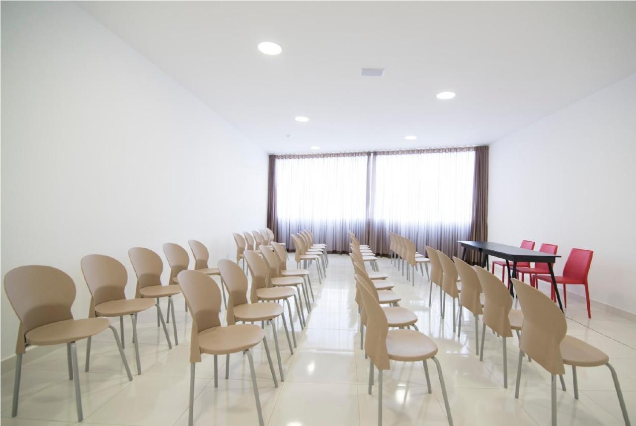 Hotel H2 Congonhas Congonhas  Esterno foto The library
